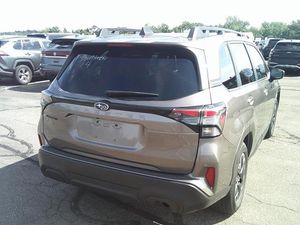 2025 Subaru FORESTER PREMIUM 照片 2
