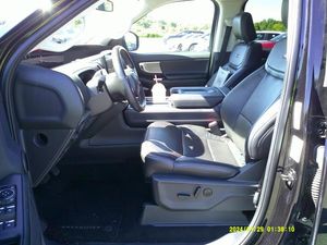 صورة 3 لـ 2025 FORD EXPEDITION PLATINUM
